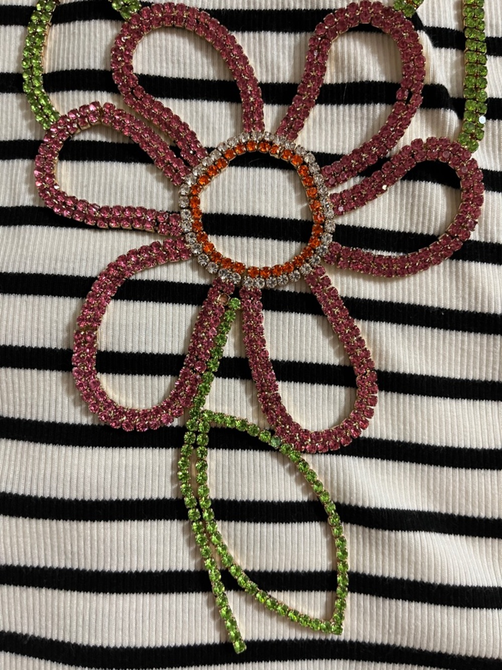 Zara daisy rhinestone necklace - Picture 5 of 7